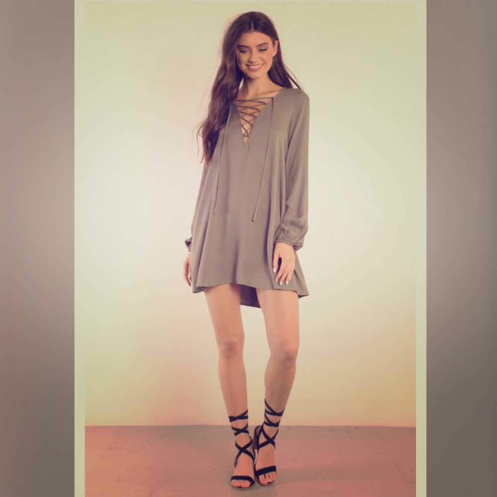 3 for $25 Tobi Shift Dress with Lace Neck Size M